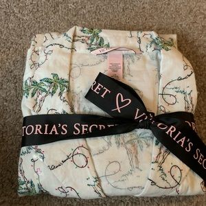 Victoria secret pajamas size large